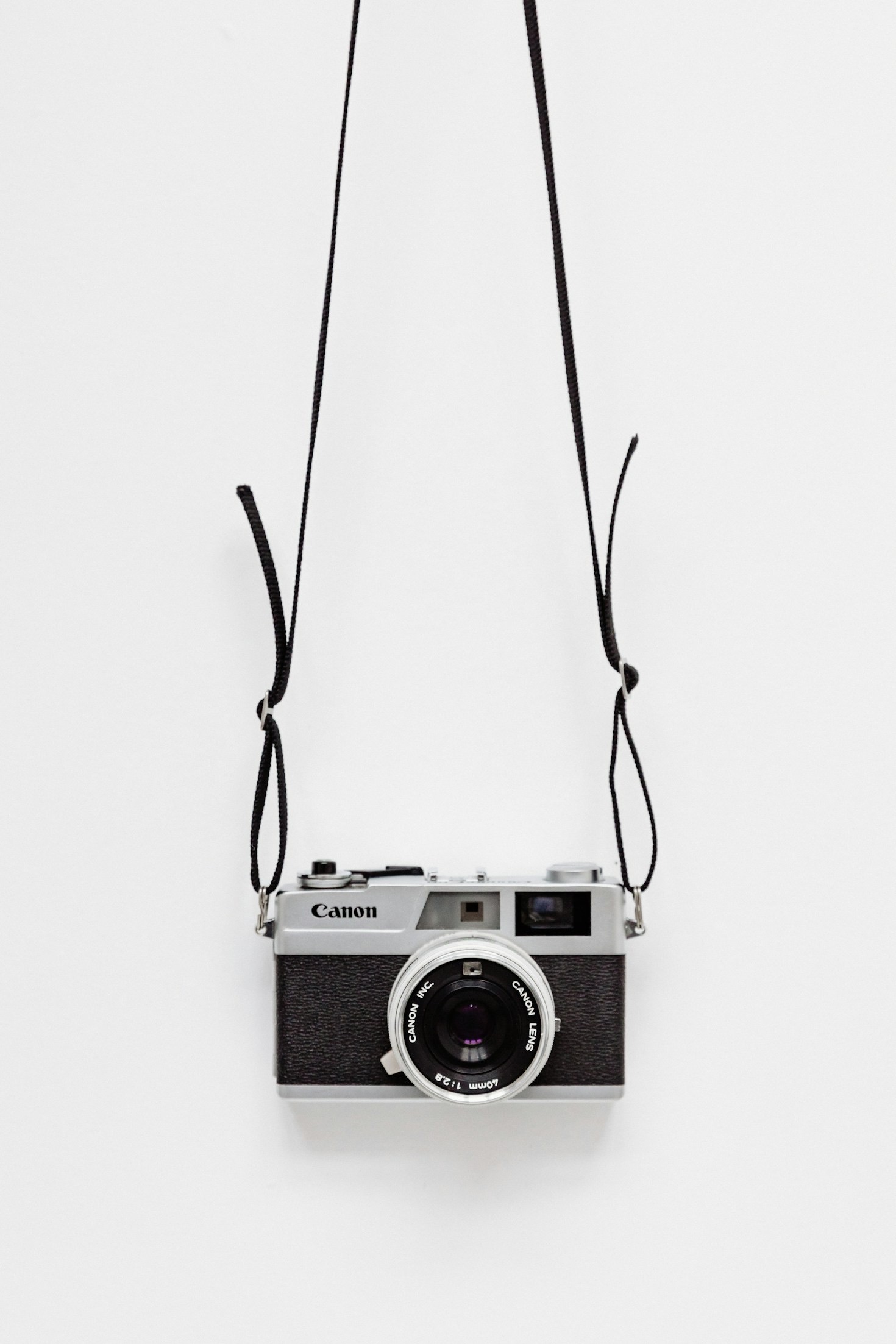 The Art of Sharing Moments Through Pictures
